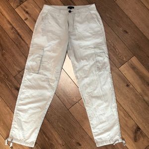 Mens lightweight cargo pants by New Look. Size 32Wx34L.